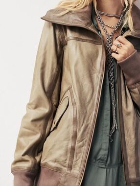 NWT Nicholas K Women's Genuine Leather Bomber Jacket – Size Medium